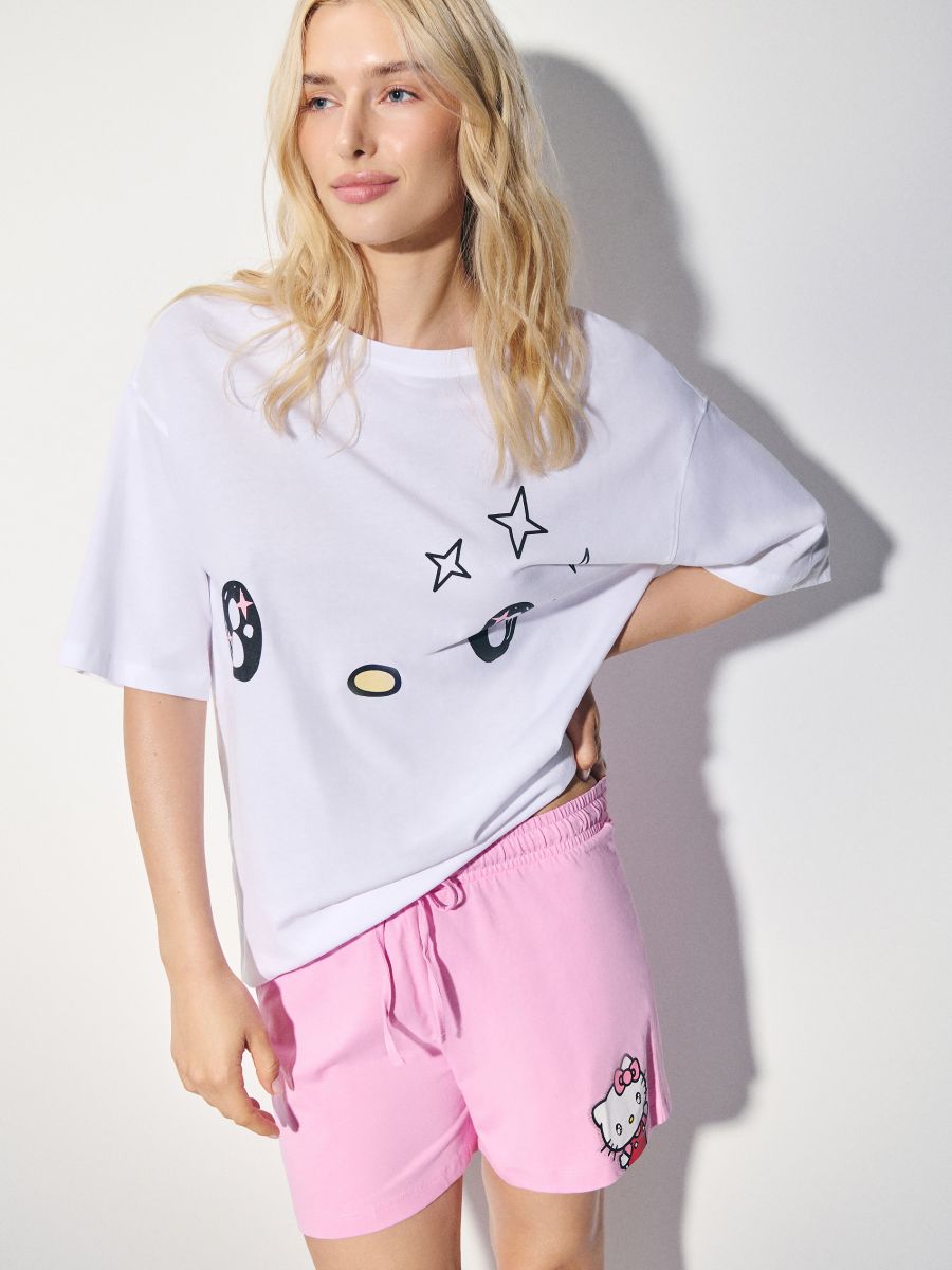 pizama-hello-kitty-221whz.jpg Dwuczęściowa piżama Hello Kitty z nadrukiem na plecach - obrazek 1
