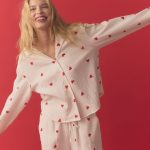 Dwuczęściowa piżama w serca Kolor beżowy RESERVED 131CS 08X